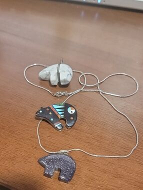 Navajo Sterling Silver Bear Pendant Necklace (artist signed) with 2 bonus bears